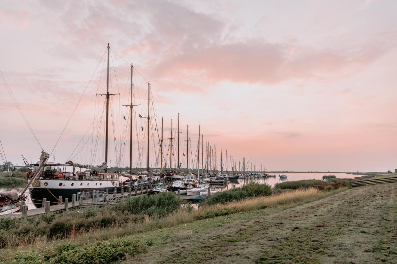 Stijlvol Appartement Op Strand Makkum Exterior foto